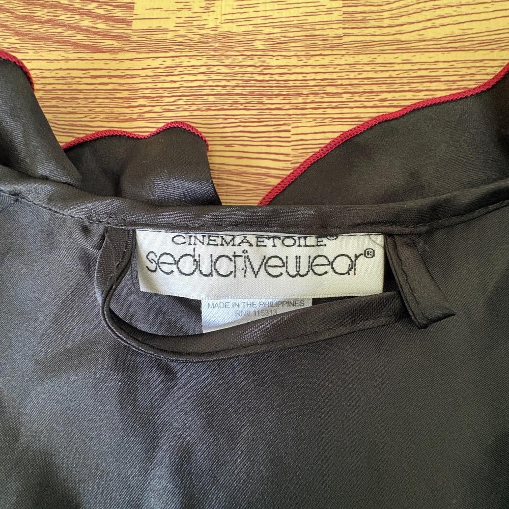 Cinema Etoile Womens 2XL Black Red Satin Ruffle Robe Lingerie Sleepwear - Picture 4 of 7